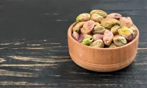 Zanim podasz kotu pistacje przeczytaj o ukrytych zagrożeniach dla zdrowia